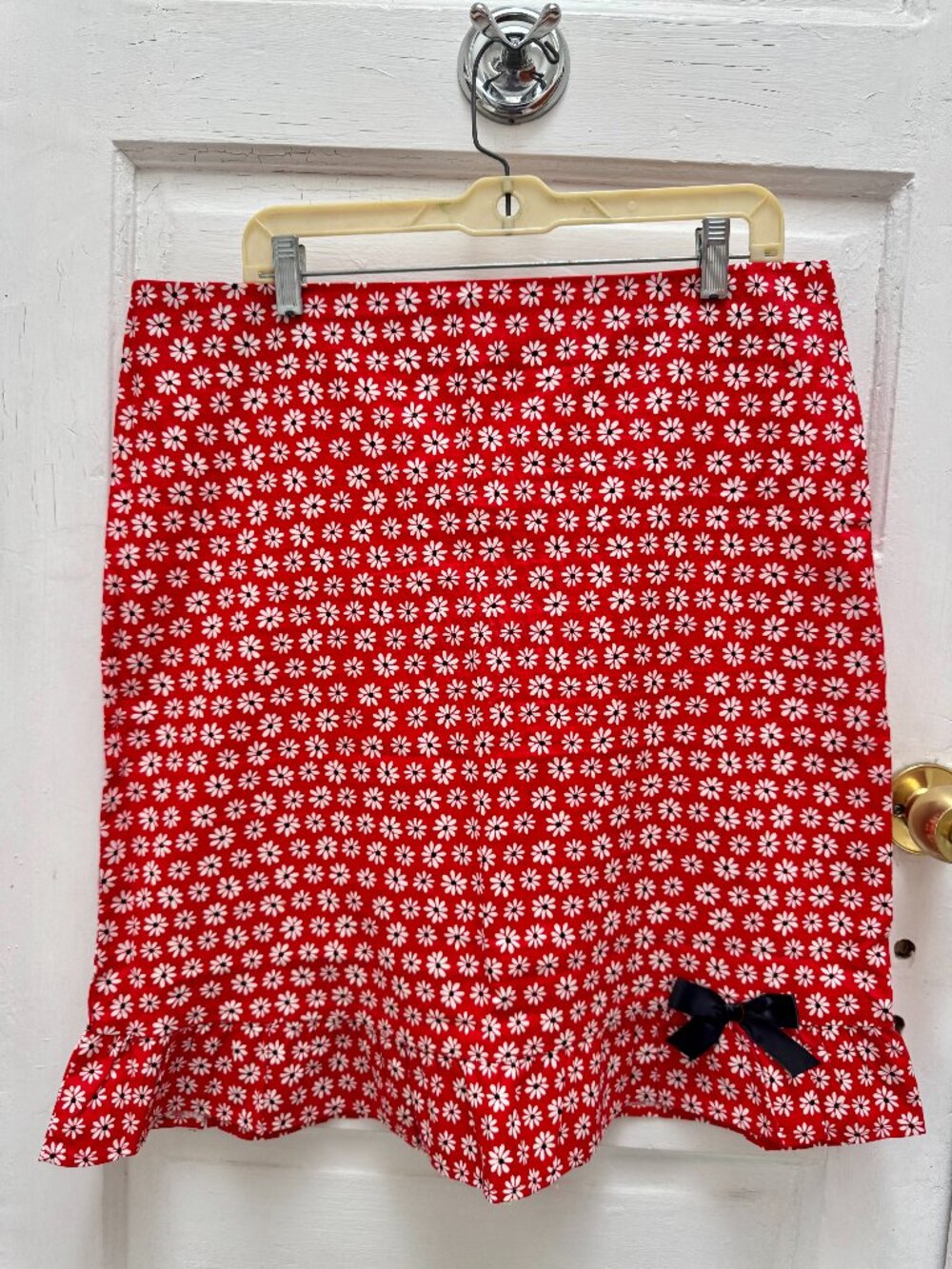 Paper Doll Prod. red floral pencil skirt size XL